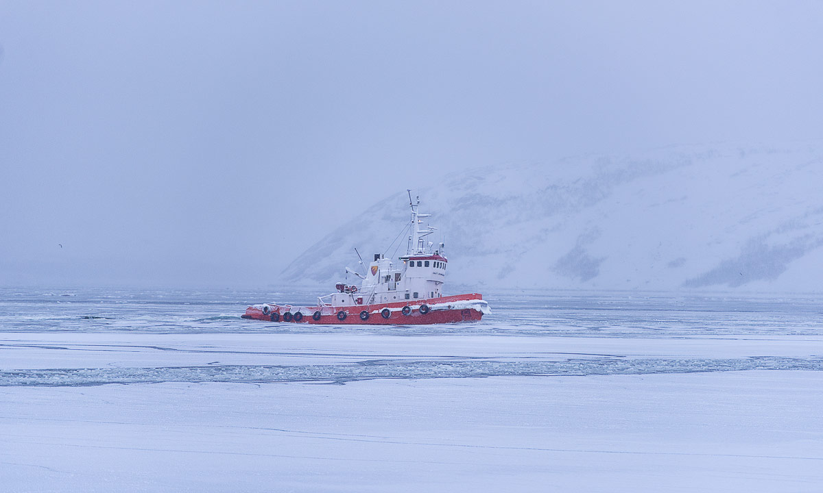 Photo “The Icebreaker Kraft Johanssen” (by Olaf Schneider, https://way-up-north.com)